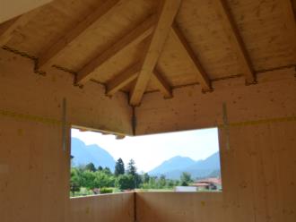 casa prefabbricata in legno Comune di Tolmezzo - interni realizzata dalla BDM LEGNAMI 