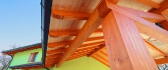 Dettaglio tetto in legno casa prefabbricata 
